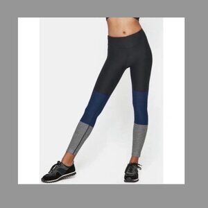 Outdoor Voices Charcoal/Navy/Grey Chevron Leggings, Size Small